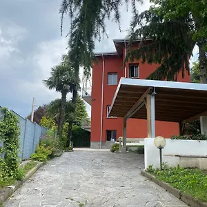 Couette-café Nar, Côme